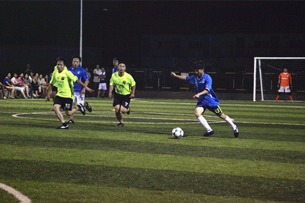 阿森纳VS纽卡直播阿森纳vs纽卡：萨卡、马丁内利先发，厄德高、恩凯提亚出战